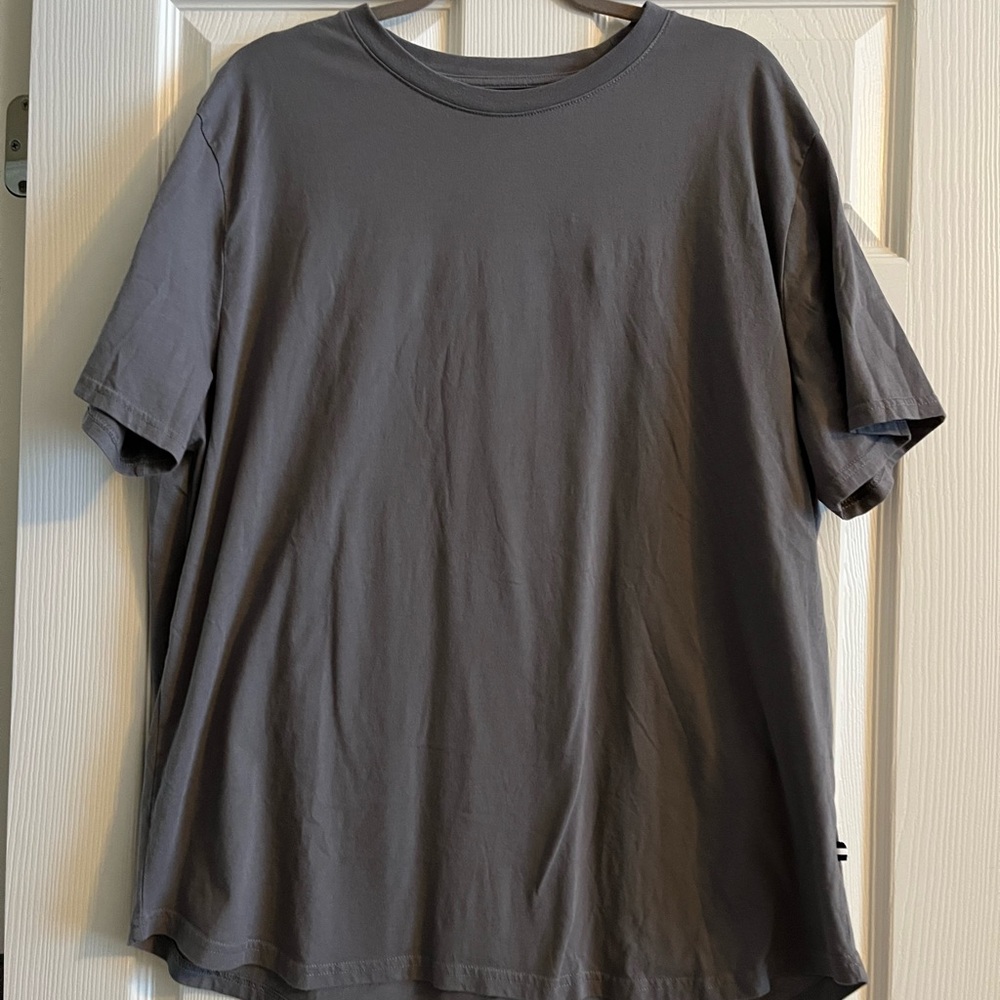 Men's Charcoal Gray Short Sleeve Tee